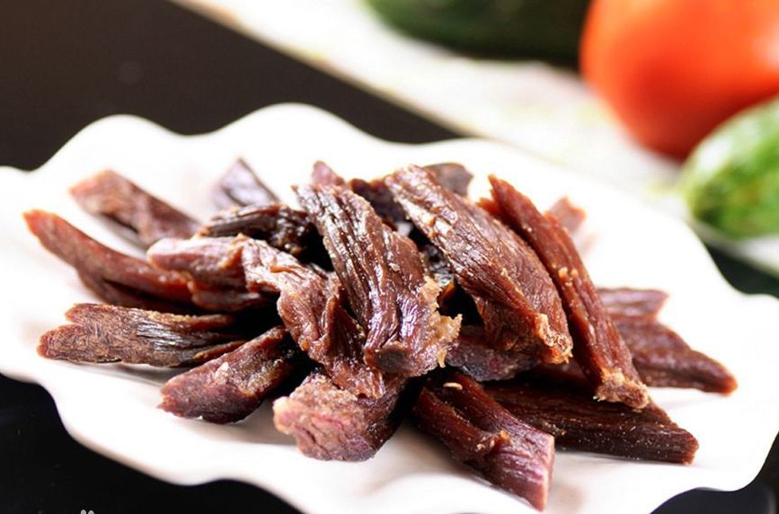 这个品尝的过程也很有意思,因为不知道里面到底有些什么东西,吃完一层