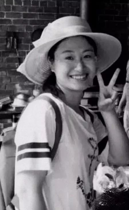 致敬扶贫英雄青年楷模黄文秀30岁年轻生命定格扶贫路上