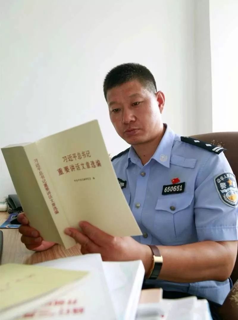 锦州市青联常委王志海荣获第九届全国人民满意的公务员殊荣