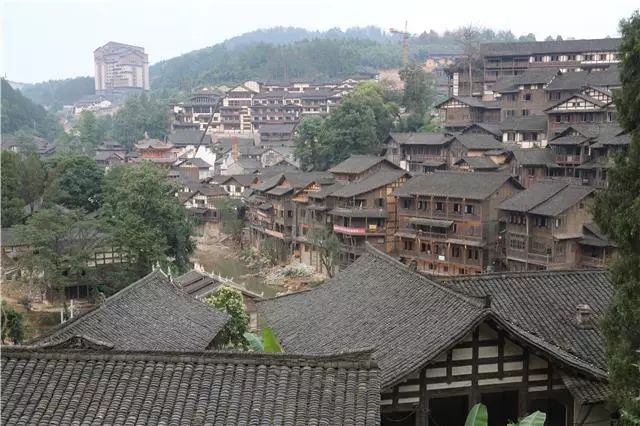 张恺督导乌江古村落保护与旅游扶贫开发项目建设进度