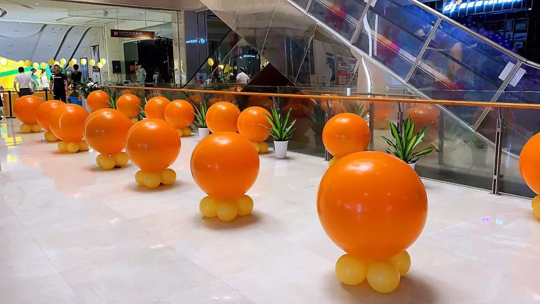 等各位小帝主们光临逛街必备甜品和水果茶抖音神器网红气球雨,地爆球