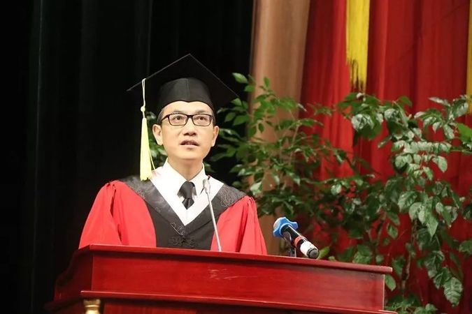 2019届毕业典礼暨学位授予仪式隆重举行