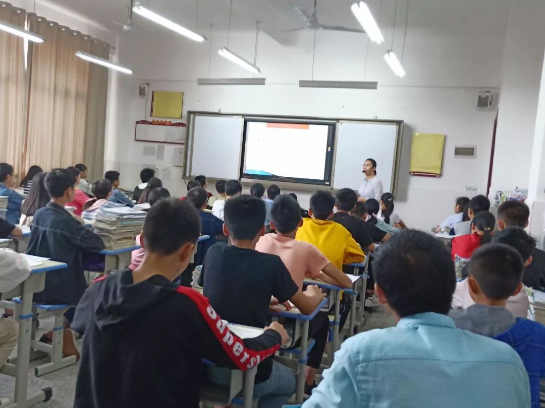 北京路中学与重庆市黔江区舟白初级中学2019年教育扶贫协作交流活动