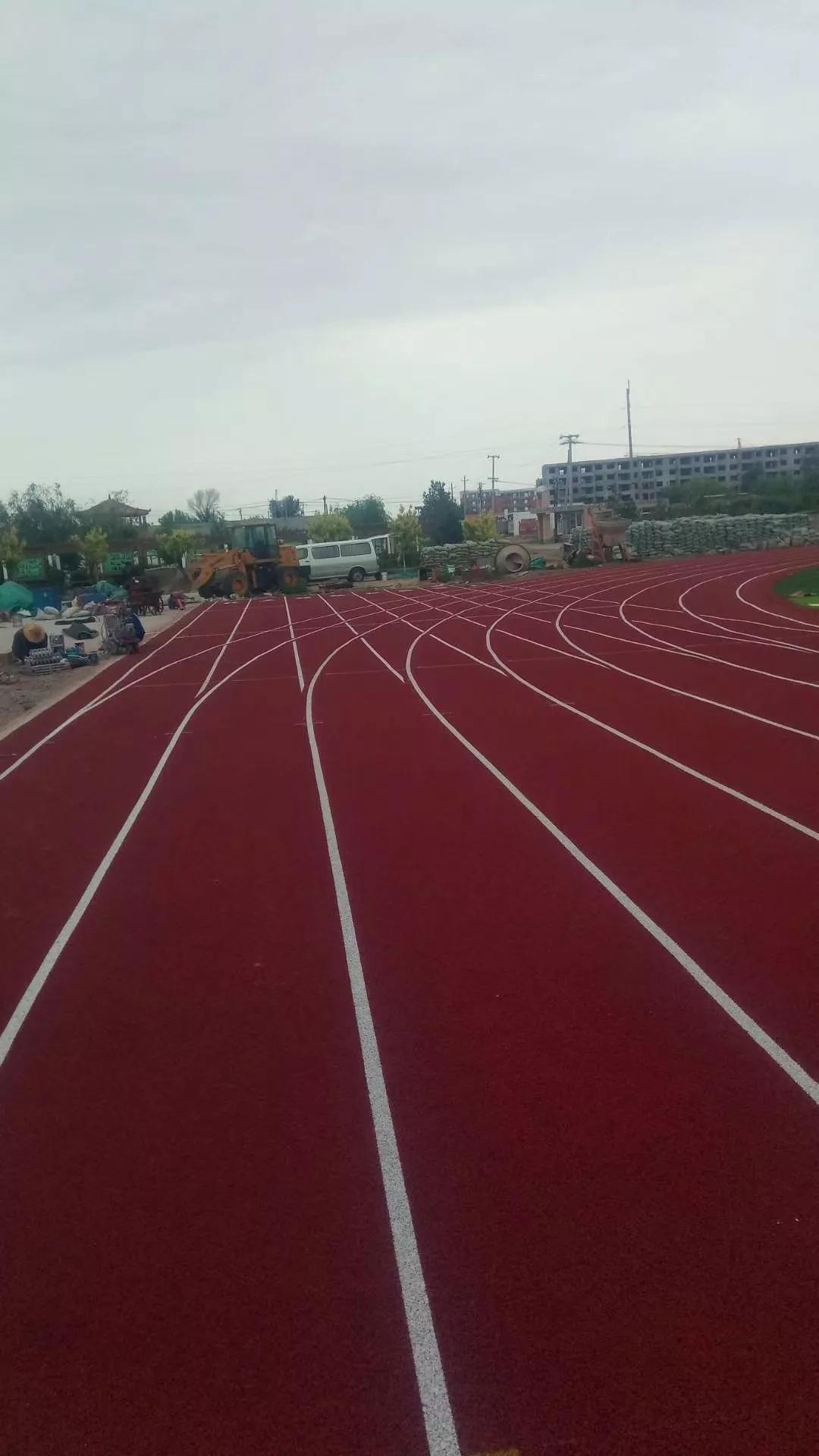 塑膠跑道基層做法解析塑膠跑道基層的要求有哪些