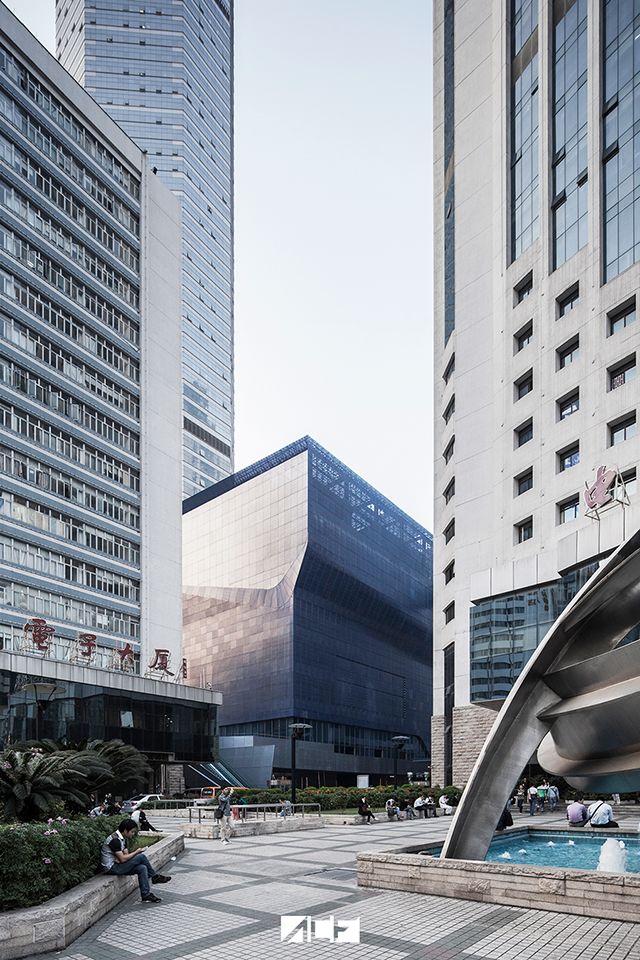 中电大厦建筑和人流的高密度深圳华强北的场所感__07___旅行与建筑