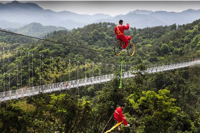 最高距地150米義烏人自己的高空7d玻璃橋地址:直接導航赤岸上