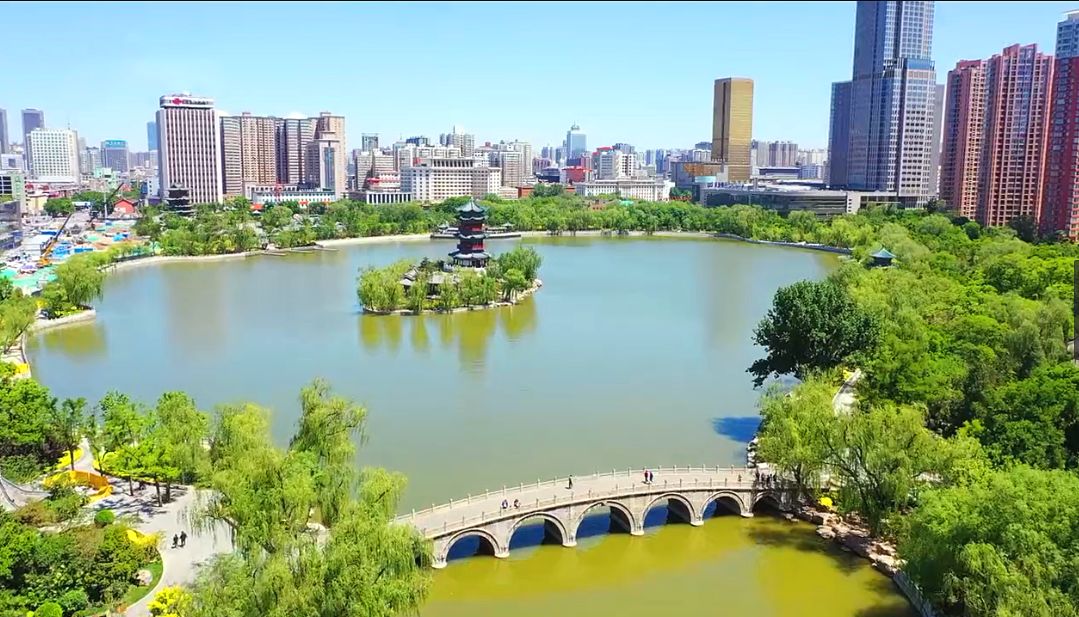 挤爆了迎泽公园惊艳大变身我劝你周末别去人太多景太美