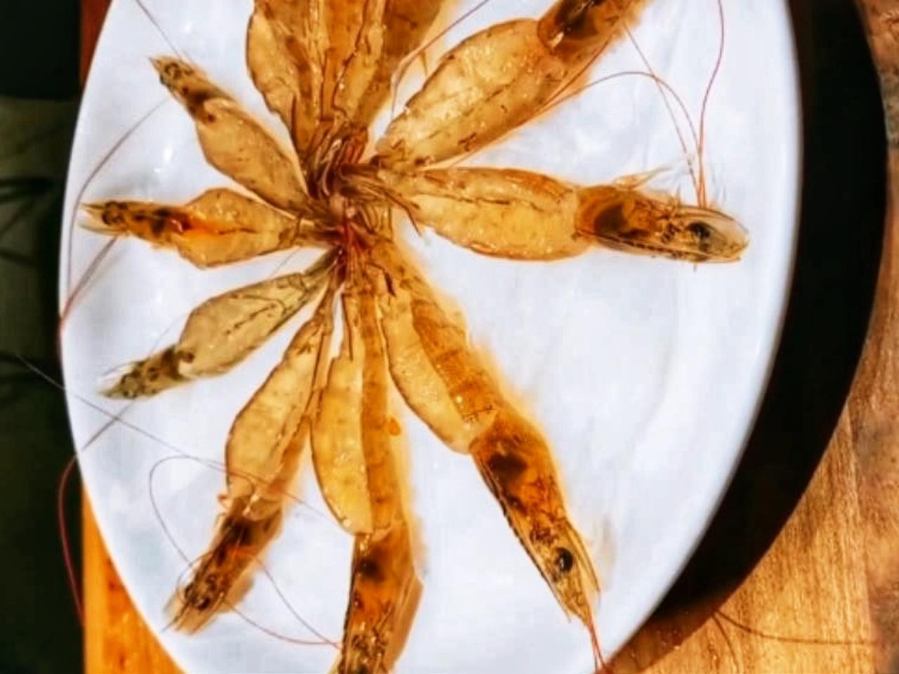 麻虾如何做?别老是白灼做法,教你蒜蓉蒸虾,蒜香浓郁虾味鲜