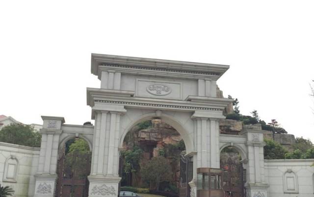 福清2亿石材别墅占地75亩刷新豪宅记录光大门就500万