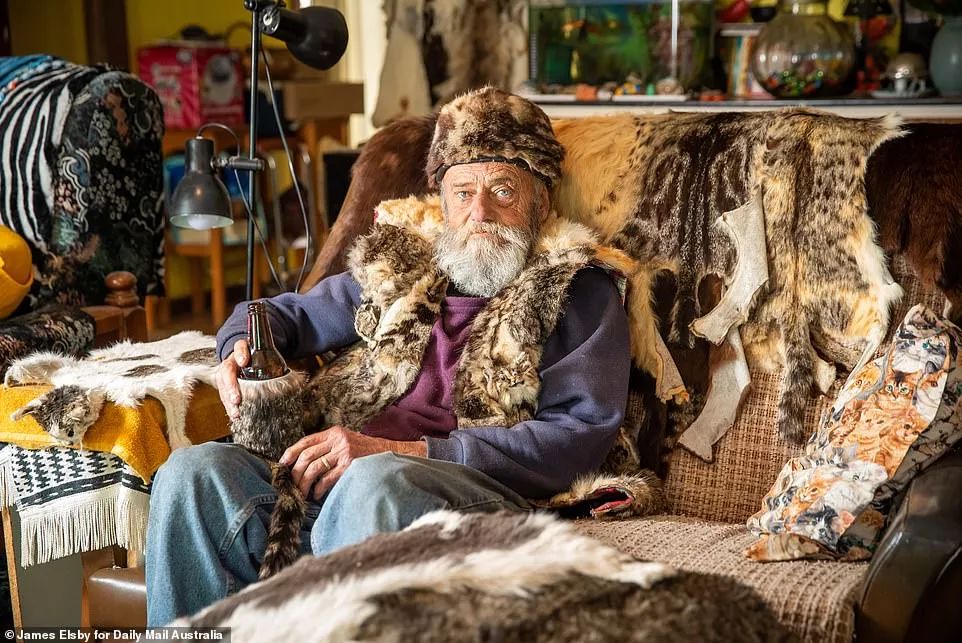 barry还会把他杀掉的每只猫咪的尸体,做成各种让人毛骨悚然的纪念品