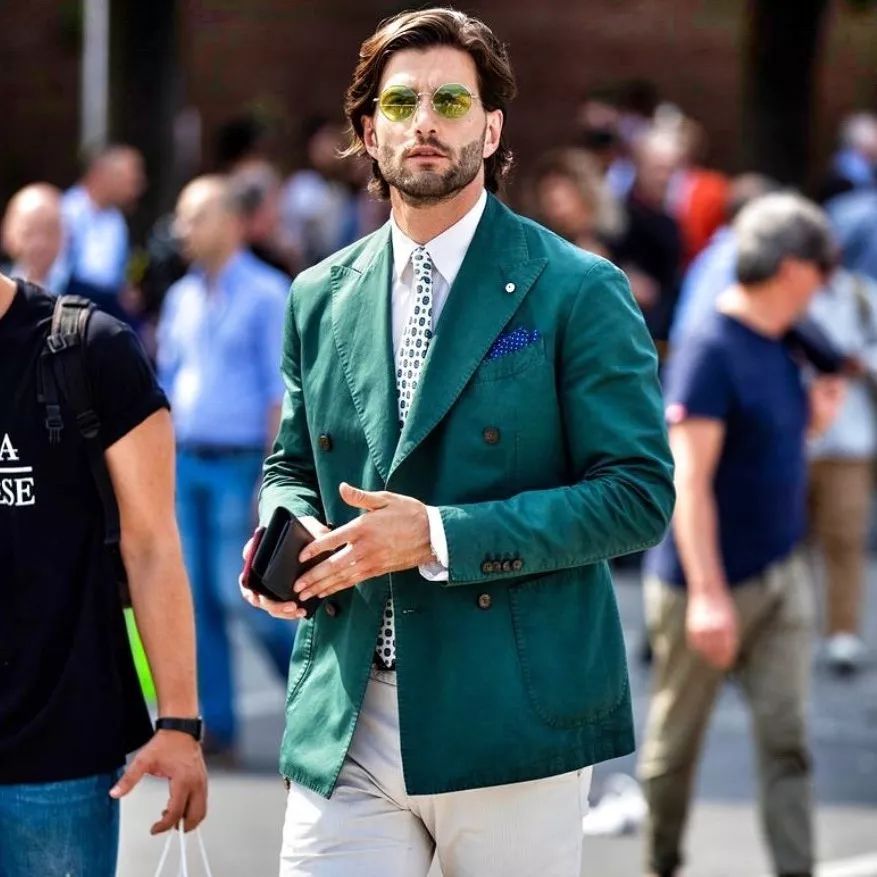 英腐法浪意骚德硬这里总有你想扑倒的一款型男