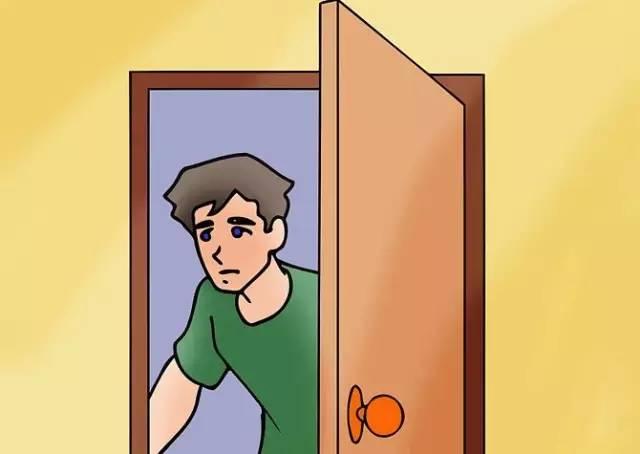 5如果门不烫的话,把门作为你的支撑并缓慢打开它4