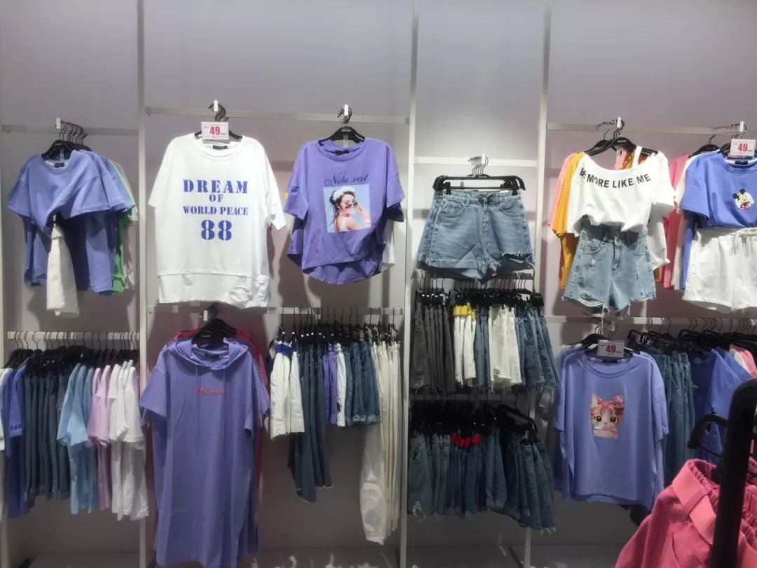 新万人天地二楼埃马森盛大开业