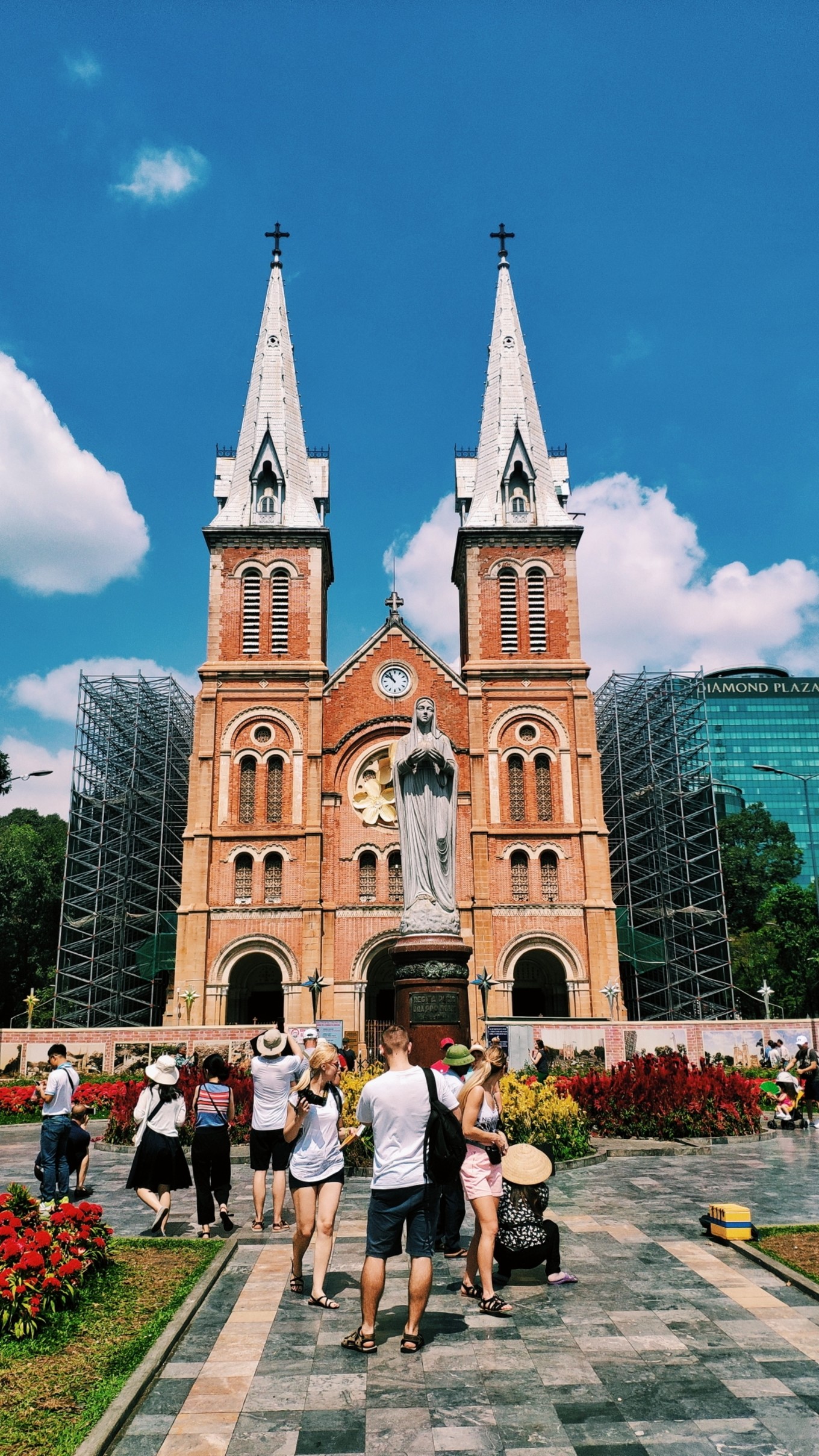 统一宫占地面积达12万平方米是胡志明市最大的建筑群