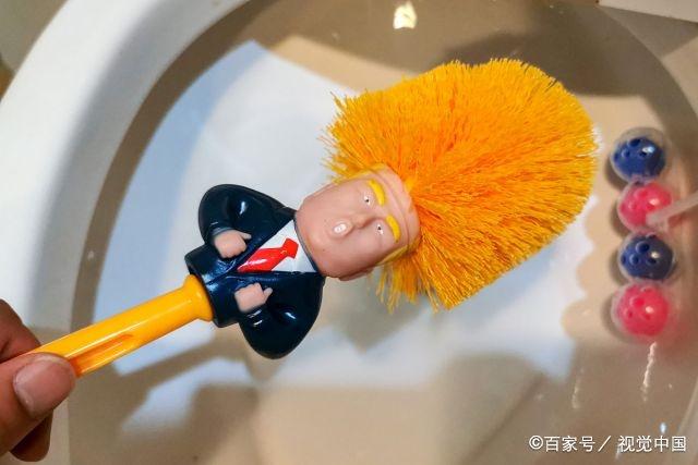 特朗普马桶刷成为电商平台热卖品