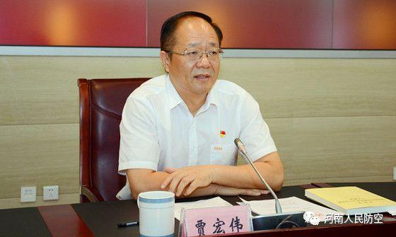 王洪涛宣读关于调整班子成员工作分工的通知和机关处级干部任职决定及
