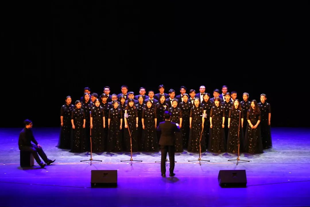 用歌声传递中国故事大艺阿卡贝拉合唱团与美国哈佛大学合唱团同台合作