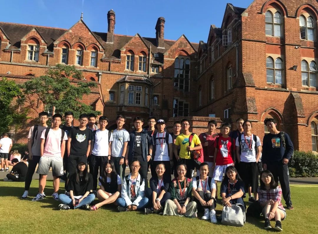 一次英国夏令营,抵我三个月工资