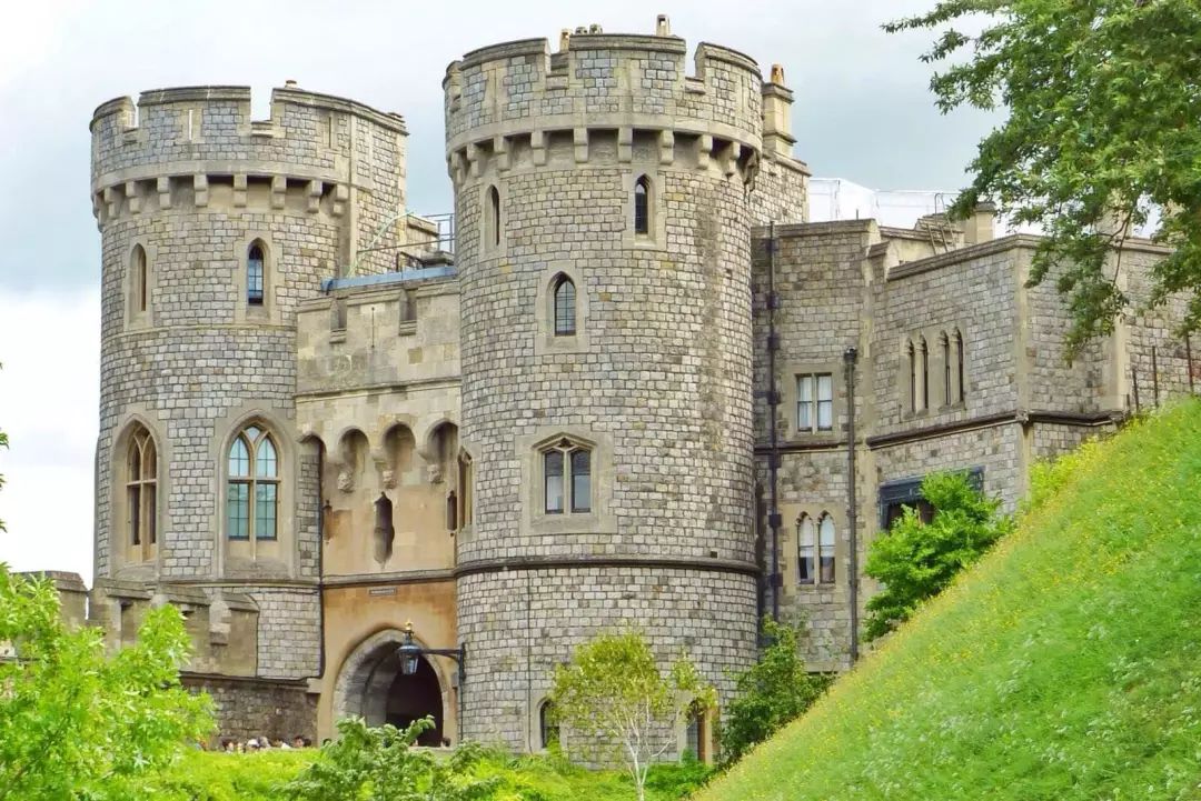 这里有阳光有城堡有悬崖小镇,就是没有雾霾和烦恼