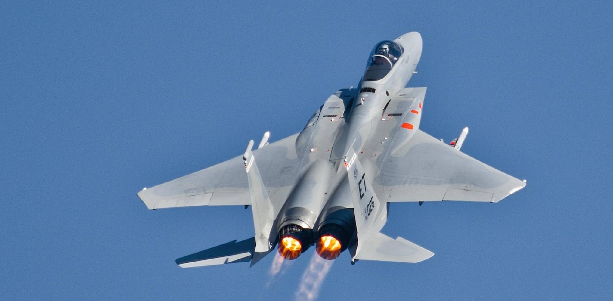 要想充分的回答这个问题,首先我们必须逐步梳理一番苏27和歼10进入