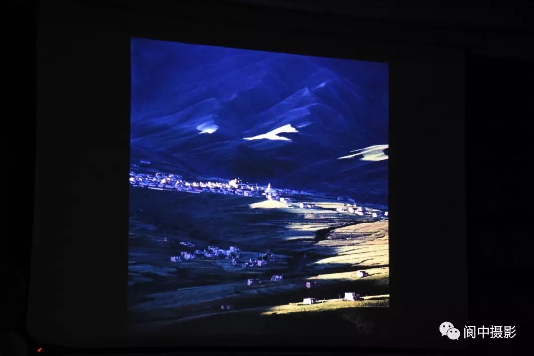 著名摄影家宋刚明来阆授课讲述摄影的瞬间魅力与人文传达