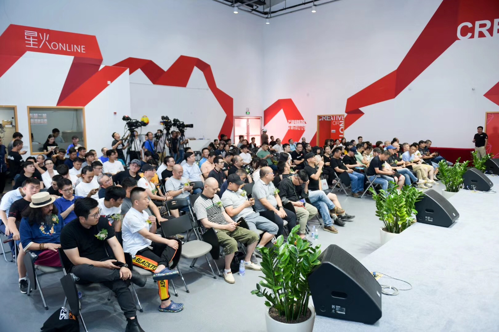 全球顶尖影视器材齐聚鹏城，深圳影视租赁联盟2周年庆典圆满结束