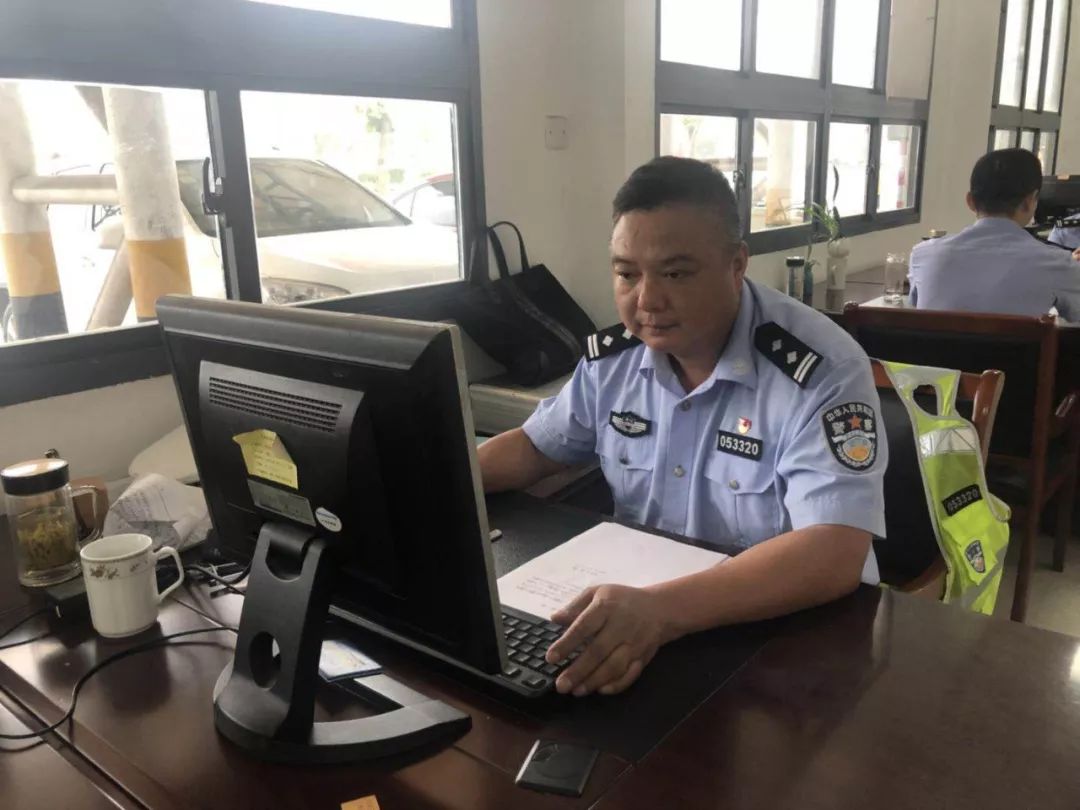 我是警察李德运在每个平凡岗位上都做最好的自己