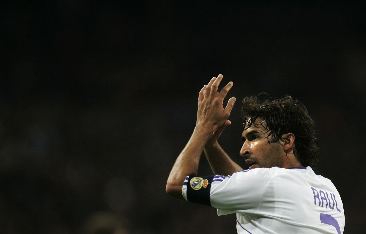 伯纳乌的国王回家了梅开二度劳尔晒照重披皇马7号