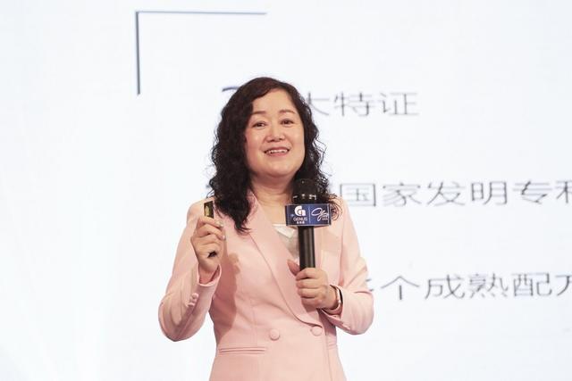 19日上午,容大生物首席教育专家刘永华老师从企业文化,科研实力,生产