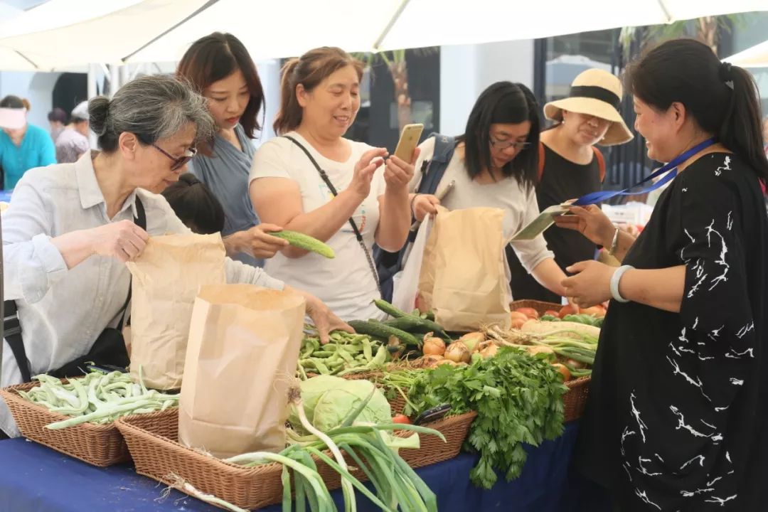 周二赶集吃果果把夏日清凉美味带回家
