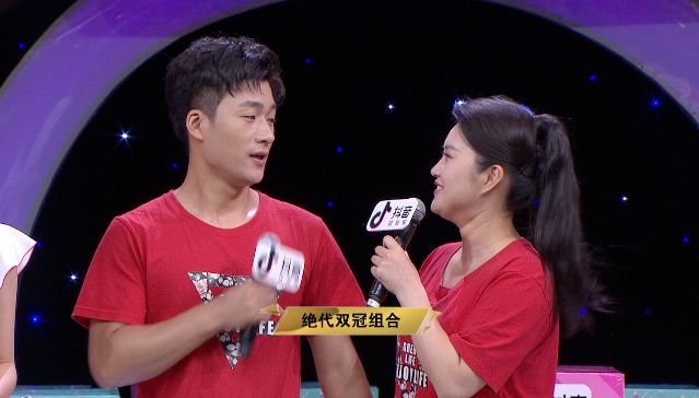 姚冬青男友首次亮相荧屏帅气小伙现场求婚冬青这一刻好幸福