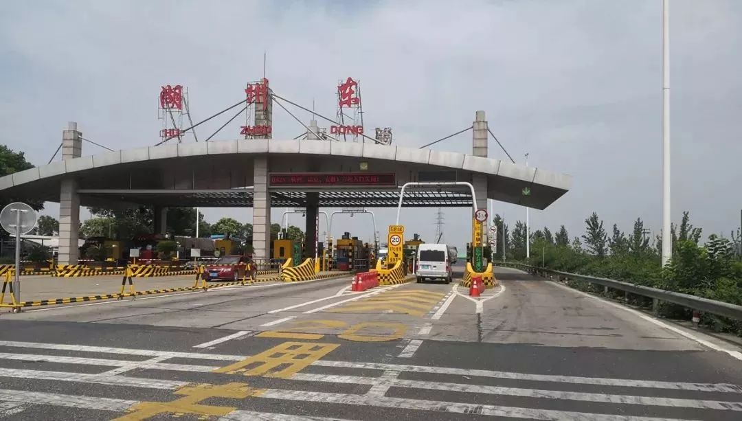 政策实施以来g50沪渝高速,s12申嘉湖高速涉及的各个高速进出口车流量