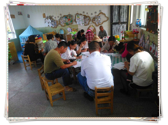 评议促提升——海安市南莫镇邓庄幼儿园开展家长满意度测评工作 图1