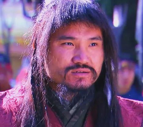 倚天中阿三有何背景为什么会郭靖的绝招