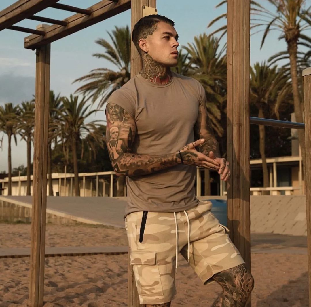 西班牙纹身男模stephenjames告诉你如何经营自己的朋友圈