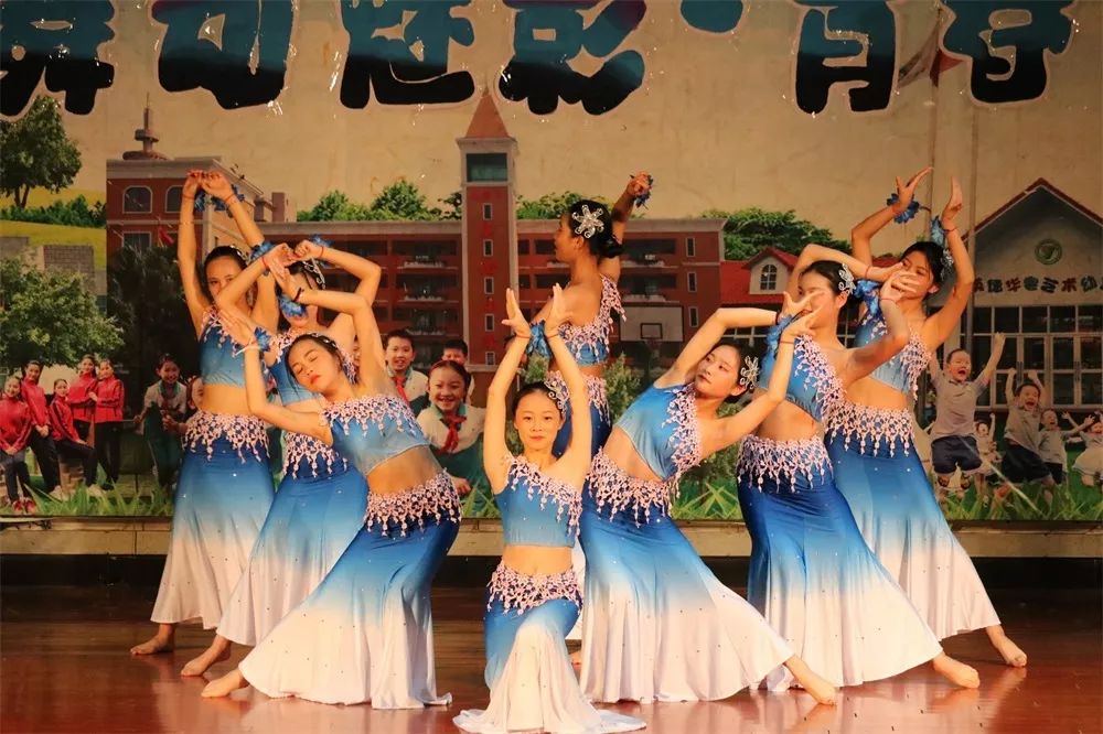 乐山师范学院跳舞图片