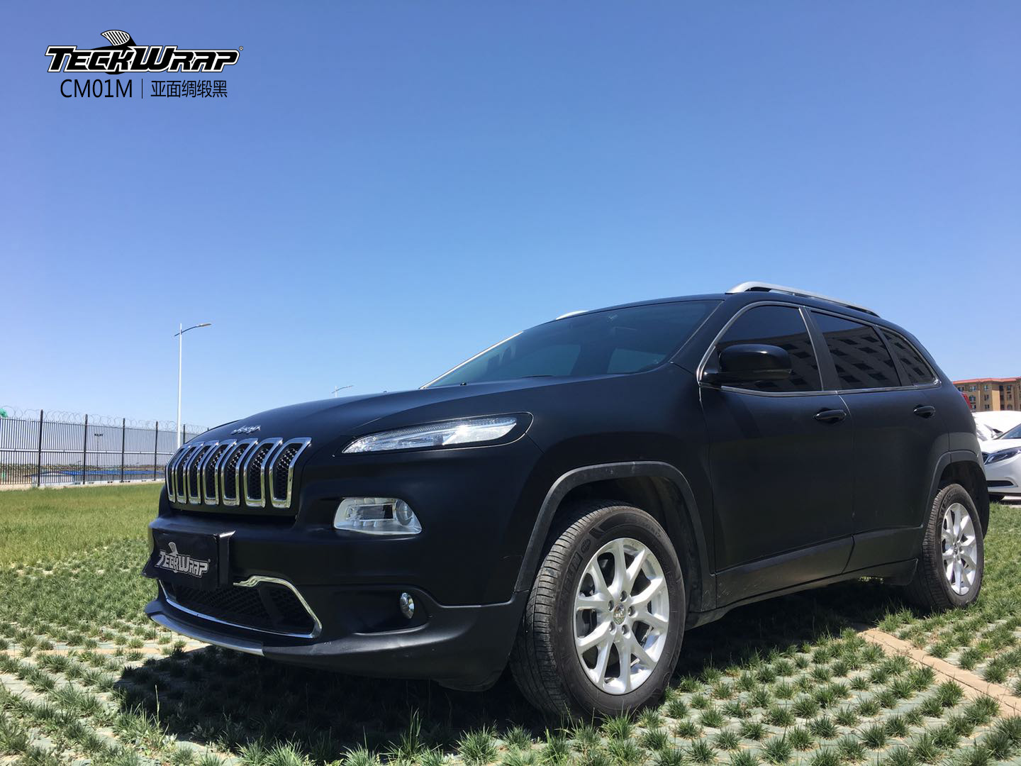 jeep自由光汽车改色贴膜teckwrap美国秃鹰cm01m亚面绸缎黑