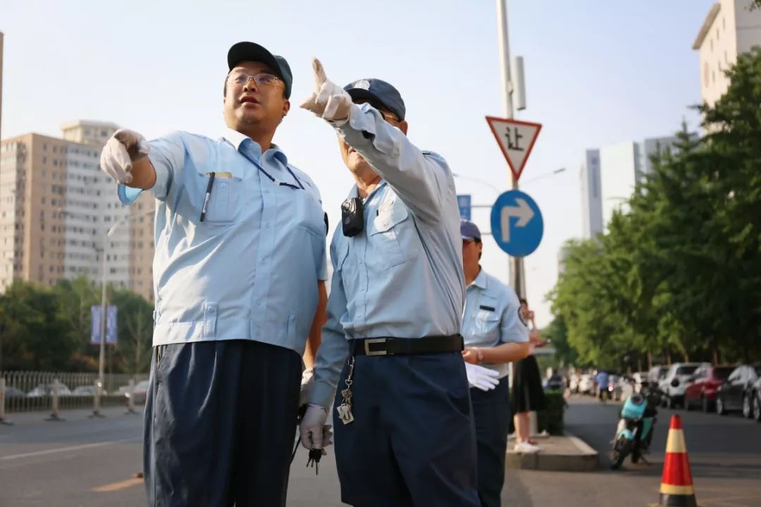 北京协管员制服图片