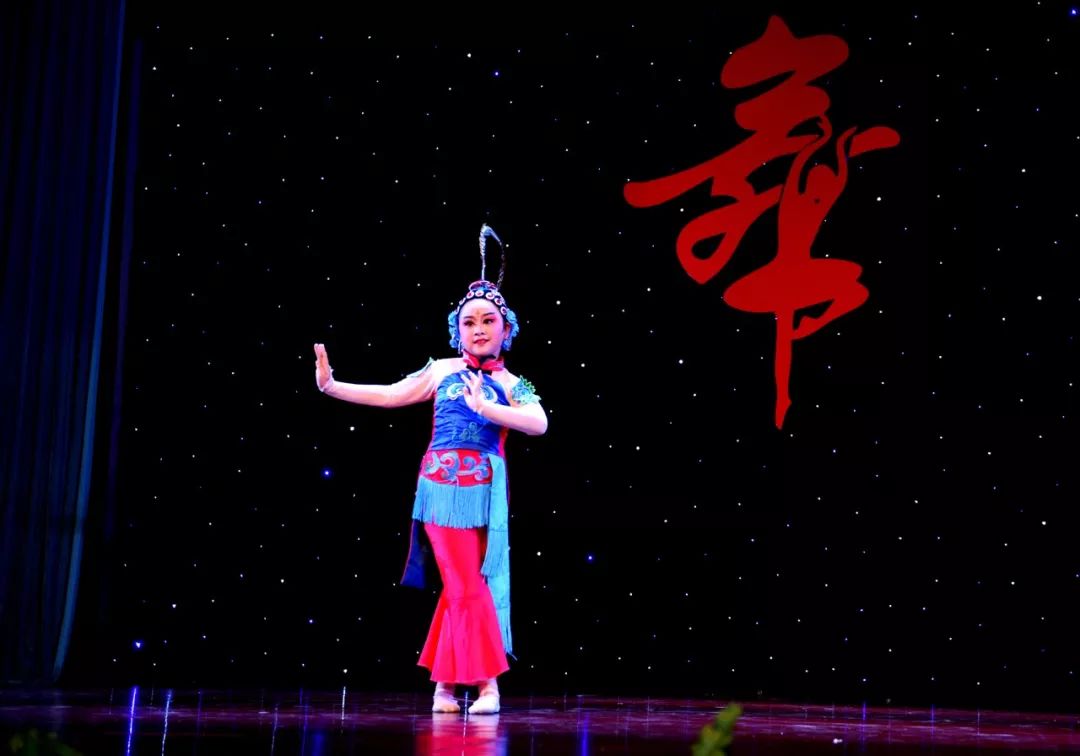 踏舞而来视频速递┃杨可馨独舞俏花旦