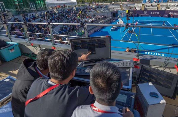 还能这么玩 | 新奥特VSE360°视频制作回放系统首现深圳卫视综艺舞台，让舞者在空中“飞”一会儿