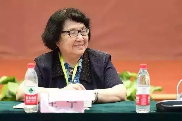 1936年生,北京师范大学文学院资深教授,北师大章太炎黄侃学术研究中心