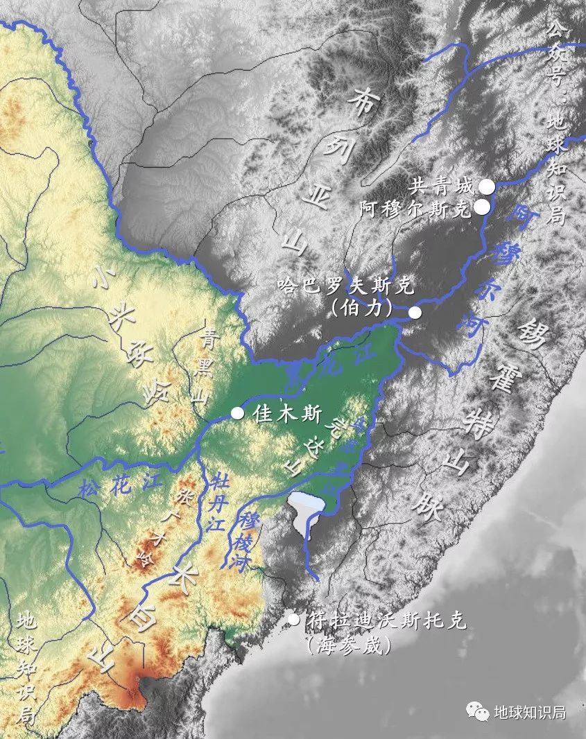 的三江平原了这片古代的沼泽地区,北起黑龙江中国侧河谷,中间是完达山