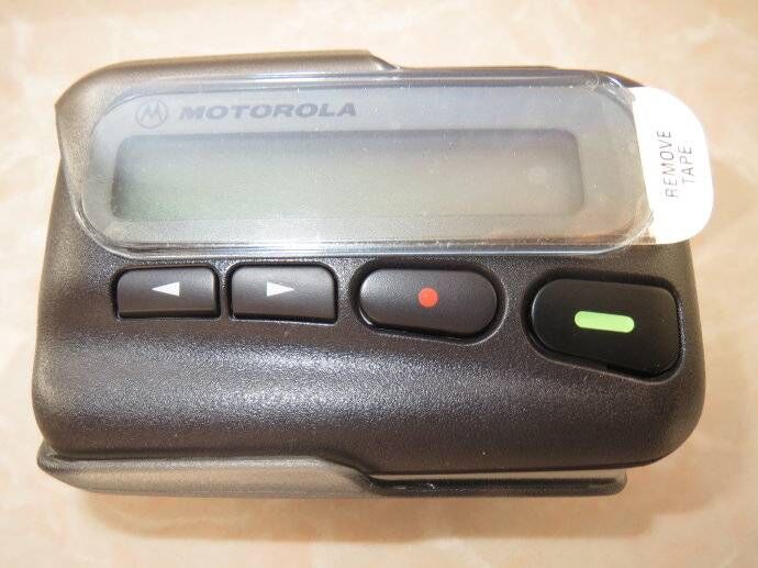 阿尔卡特的直板机,型号是ot511,黑白屏