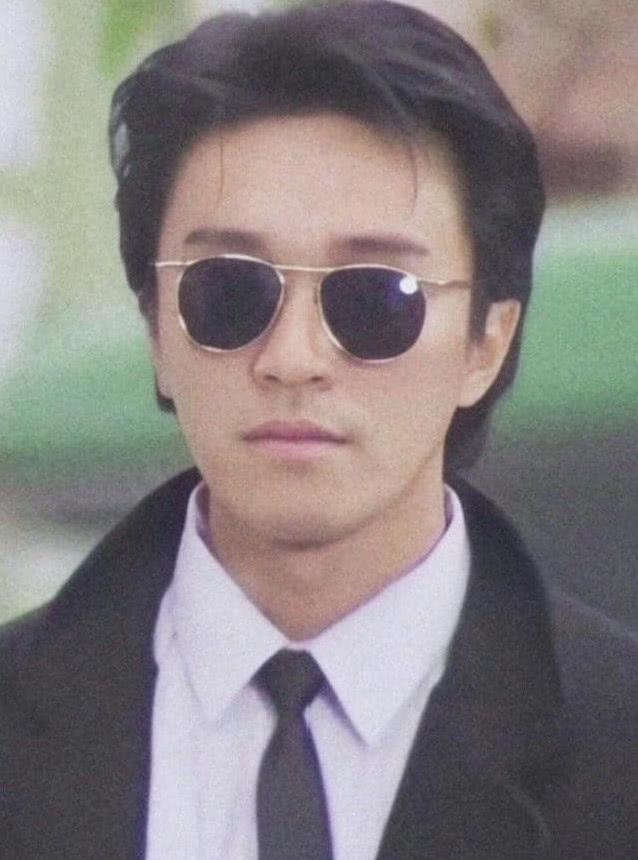 周星驰得罪的人多,人缘不好?名嘴主持窦文涛的话一针见血!