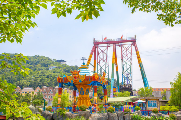 原创杭州最刺激的游乐园,从头到尾尖叫不断,还需排队才能玩