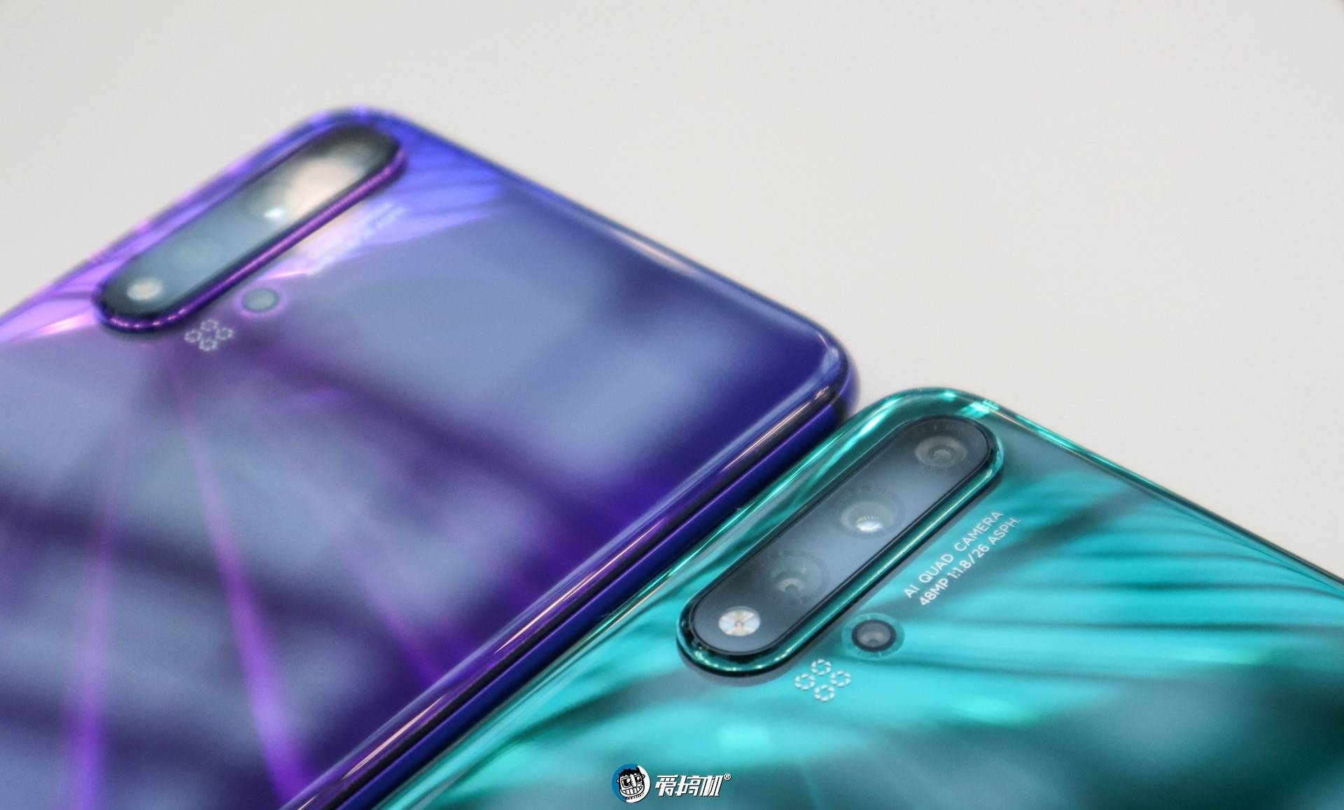 原创华为nova5系列现场上手图赏后盖真的很闪