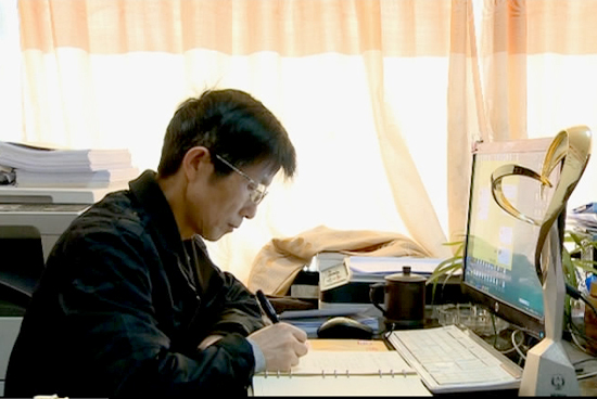 刘少华:数十年如一日 讲法律守初心担使命