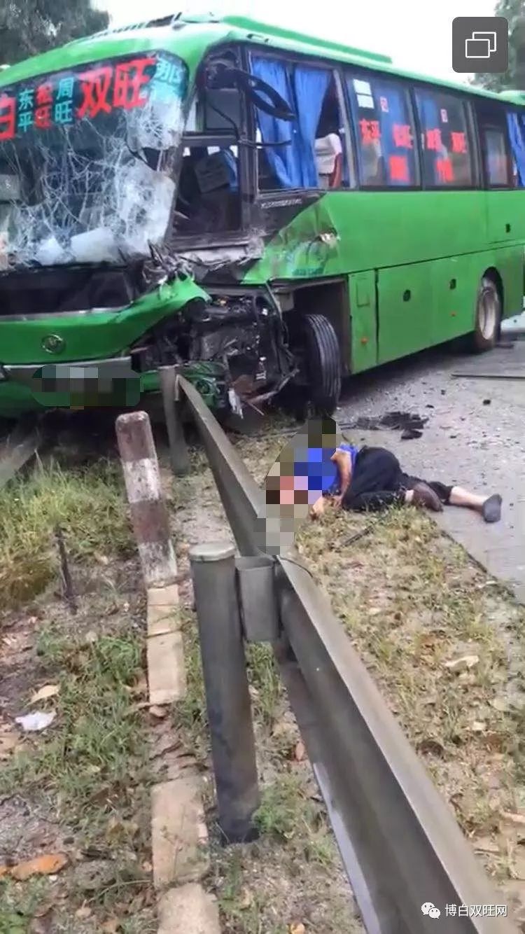 双旺至博白一班车和大货车发生碰撞