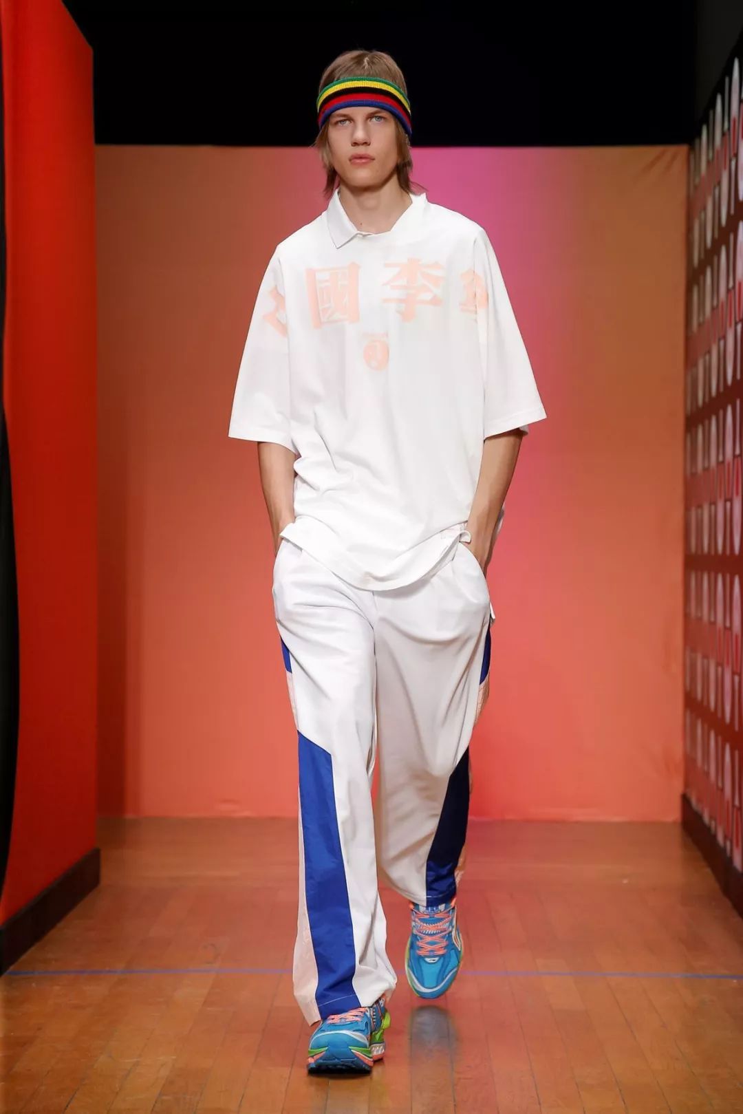 中国李宁再度开启巴黎之行演绎酷燃简约高级感时髦国潮我看行