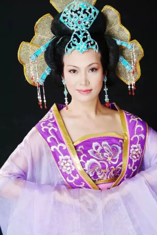 经典再现张小君夺梅之作荣华梦时隔五年再现甬城